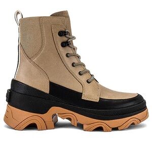 SOREL Brex Lace Snow Boot in Sandy Tan & Black 9.5